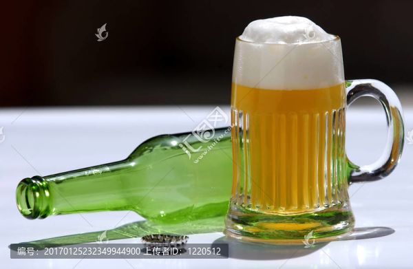 杯啤酒