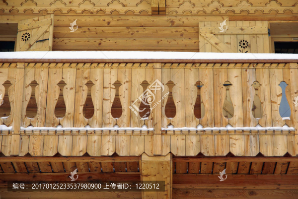 小屋的陽(yáng)臺(tái)