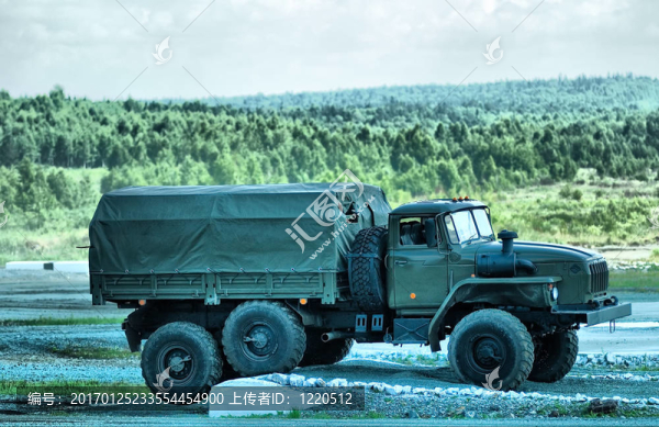 軍用卡車