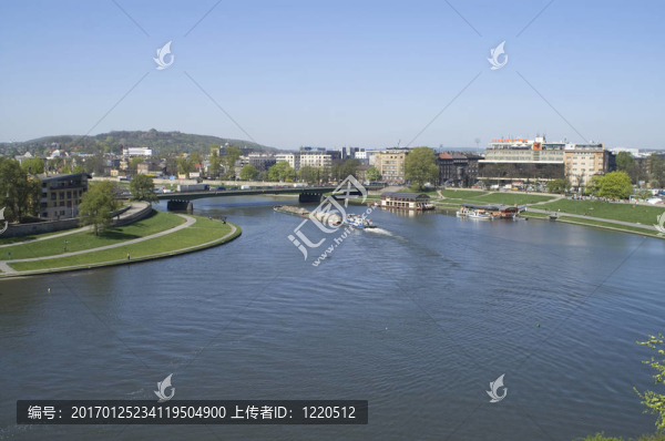 在維斯瓦河的駁船