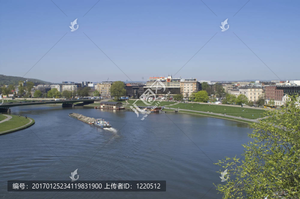 在wisla2駁船