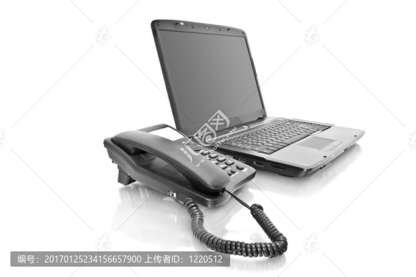 工作場所。筆記本電腦與電話