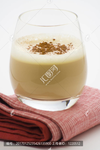 美味的冰巧克力與白色愛(ài)爾蘭奶油