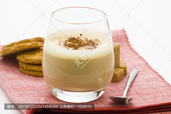 美味的冰巧克力與白色愛爾蘭奶油