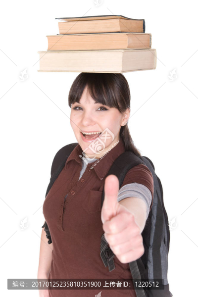 拿著書的女人