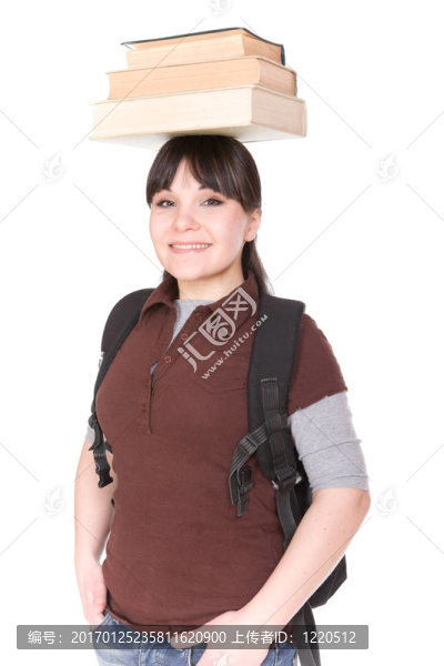 拿著書的女人