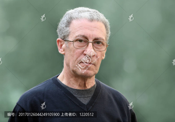 高級的人