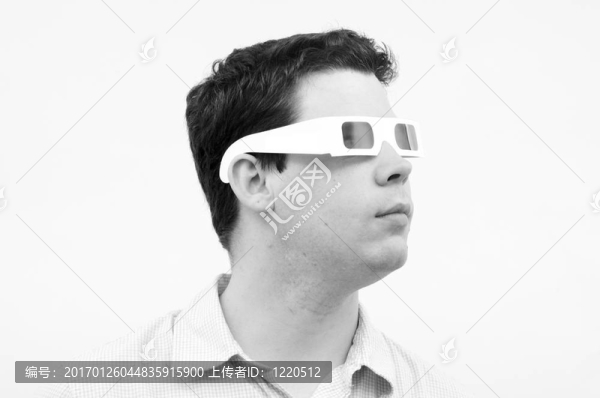 男看3D電影