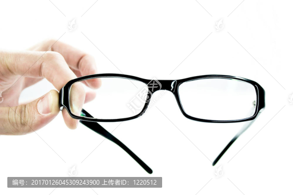 手中的眼鏡