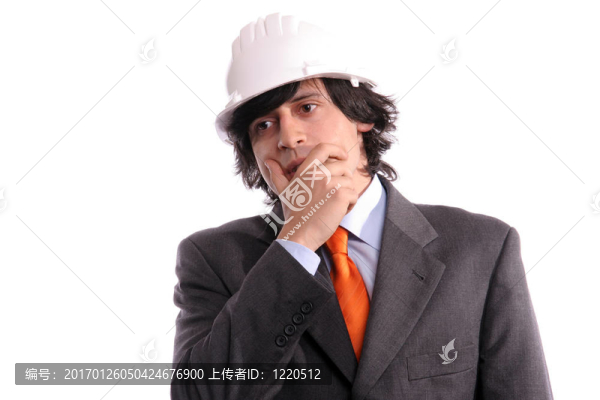 年輕的工程師；充滿思想