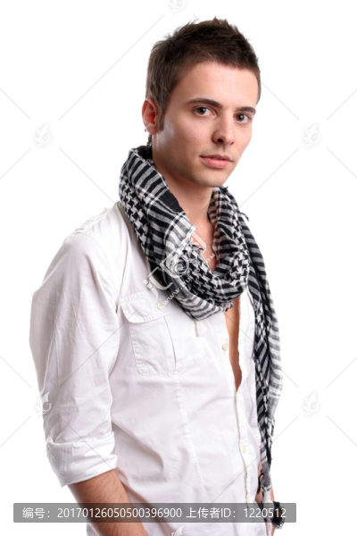 年輕休閑男子；擺姿勢
