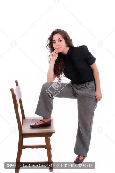 年輕女孩假扮