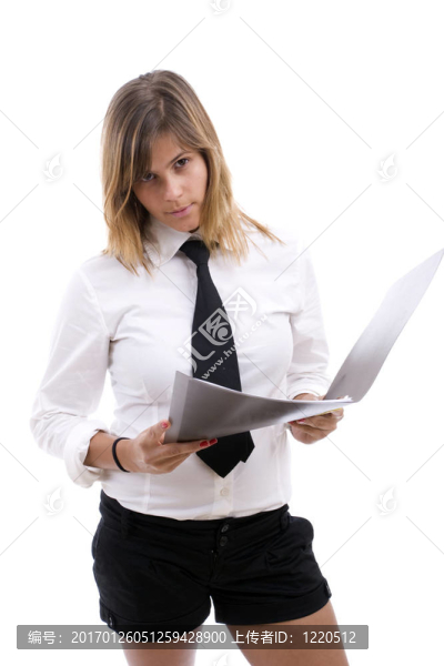 工作中的年輕商業(yè)女性