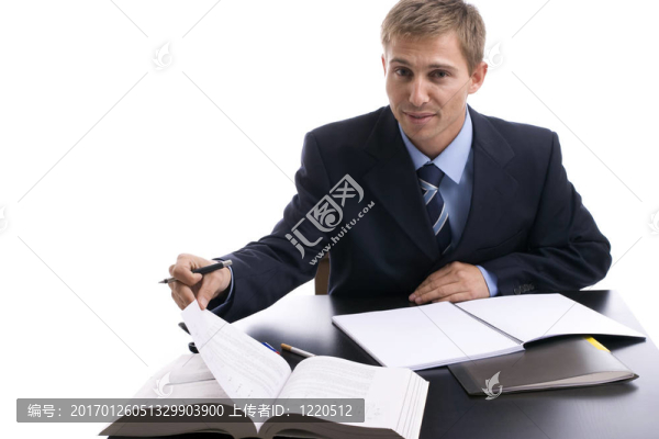 年輕的商人在工作