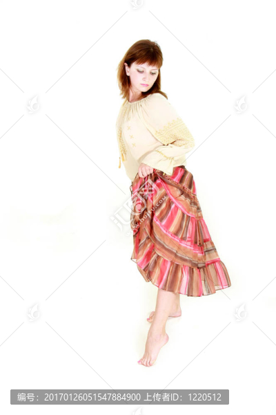 穿白色衣服的女孩