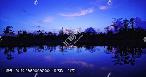 美麗的湖面