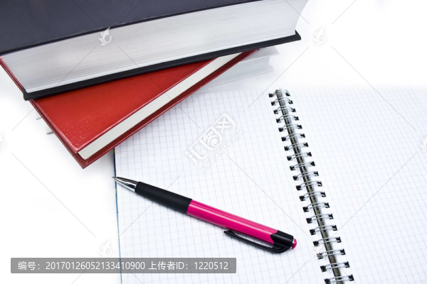 鋼筆和書