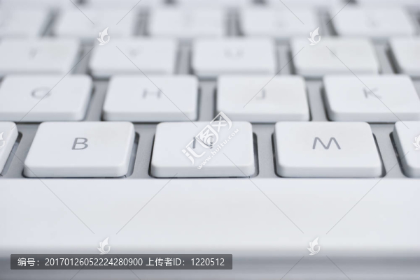 白色的鍵盤(pán)