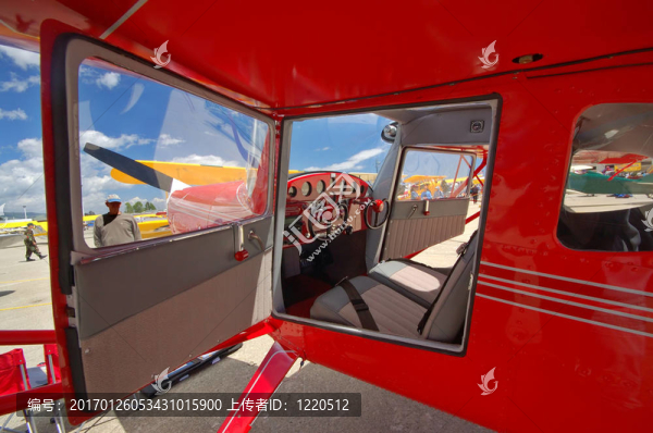 Cessna,140的駕駛艙