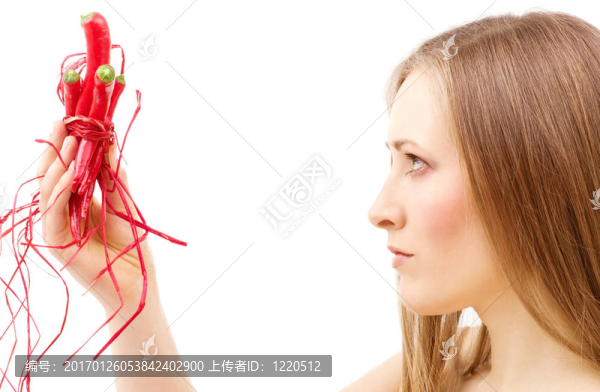 可愛的女人與紅辣椒圖片