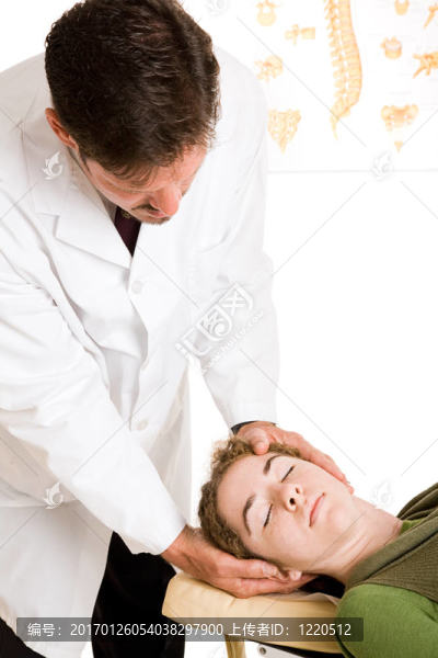 脊椎按摩師那里治療頭痛