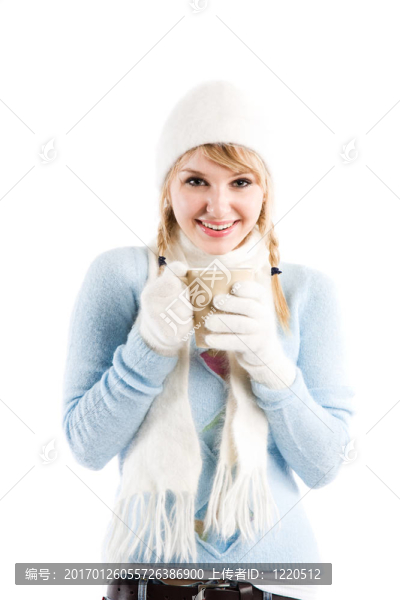 美麗的白人女孩喝咖啡