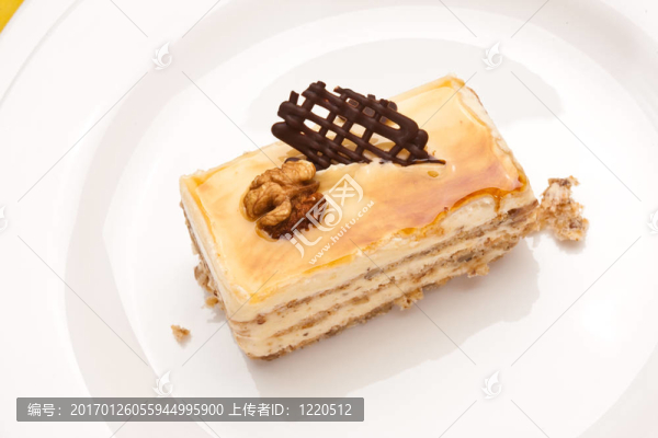 糕點(diǎn)充滿(mǎn)蛋奶凍