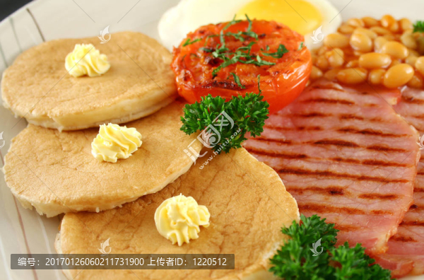 煎餅和熏豬肉早餐