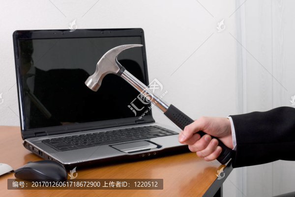 錘子和筆記本電腦