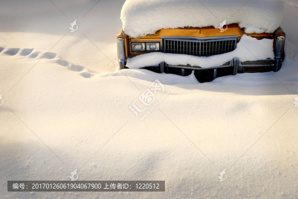 汽車卡在Snow
