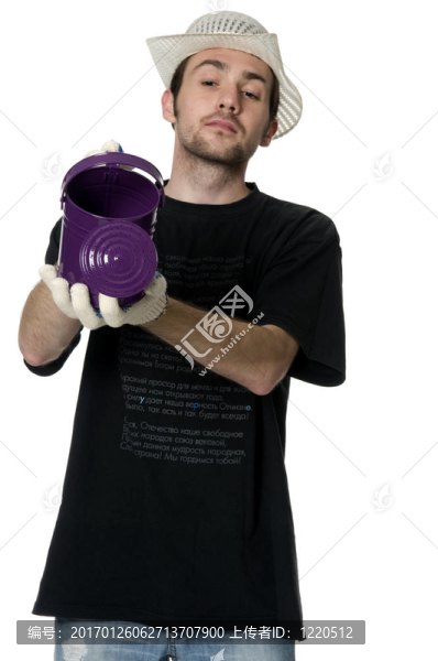 帶澆水的男孩