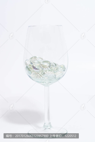 孤立的閃閃發(fā)光的Wine,Glass