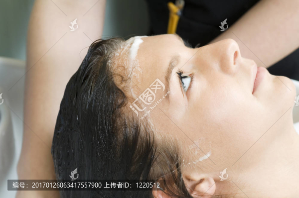 洗頭發(fā)