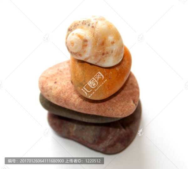 在大海的小船上。