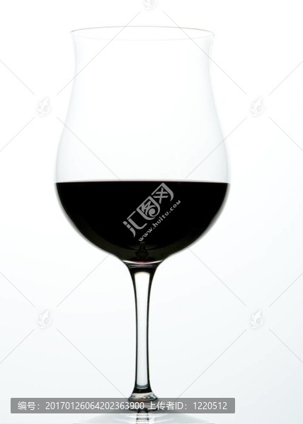 白色背景上分離的紅葡萄酒