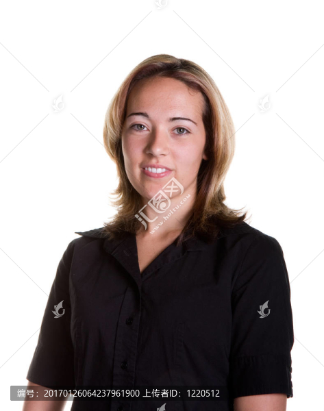 黑色襯衫上有魅力的金發(fā)女郎