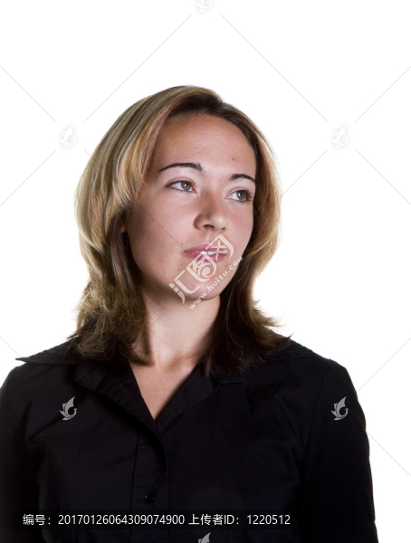 黑色襯衫上的金發(fā)女郎左