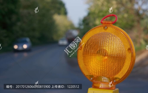 警告