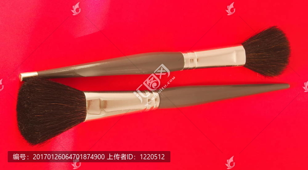大的化妝刷