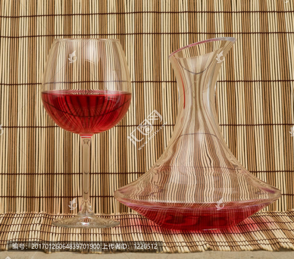靜物與酒瓶和酒杯