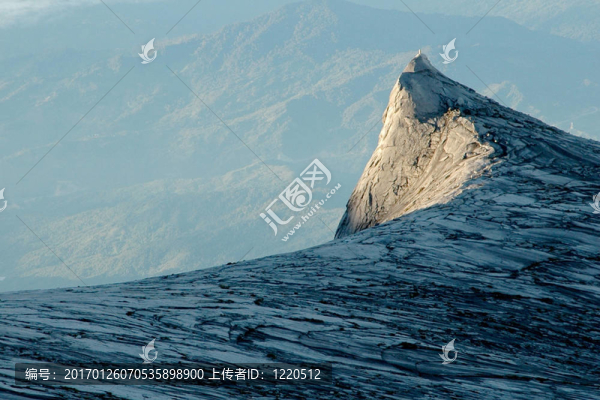 日出山