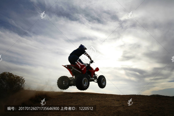 向天空