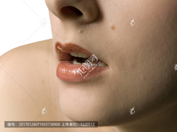 女孩的嘴唇