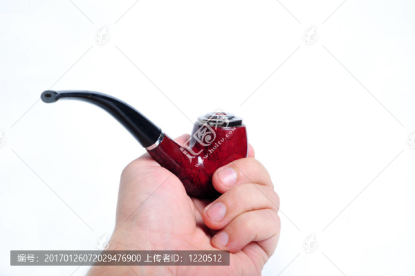 手拿著煙斗-匯圖網(wǎng) www.fosd68.com 手拿著煙斗