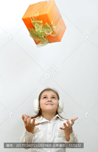 墜落的禮品盒