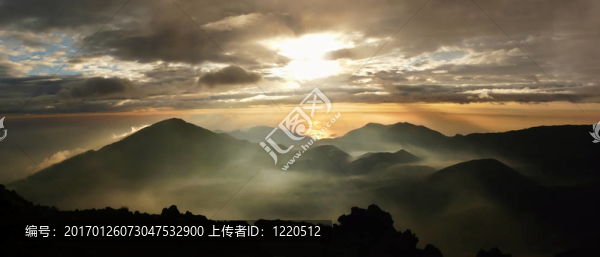 神秘的日出哈雷阿卡拉火山口