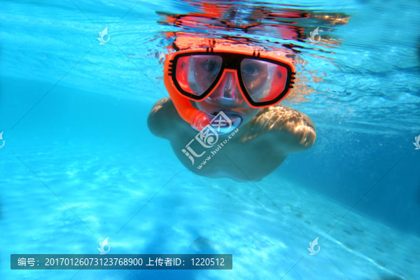 水下游泳