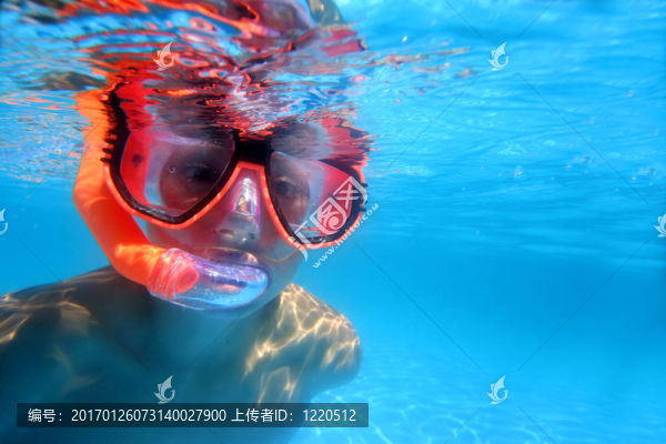 水下游泳