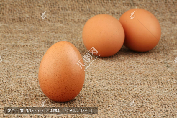 三個(gè)雞蛋