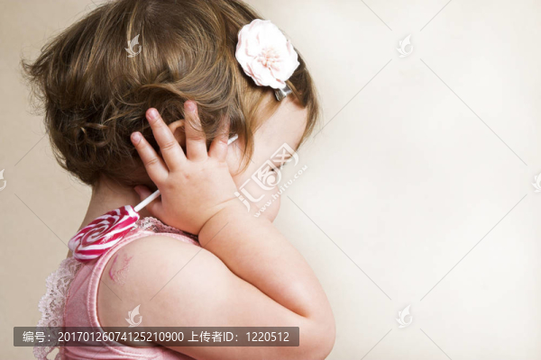 小女孩